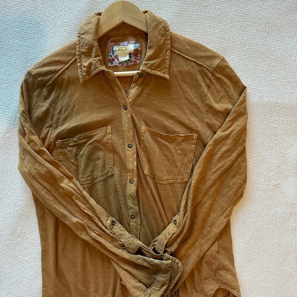 Anthropologie Tan Button-Up Women's Top - Picture 4 of 6